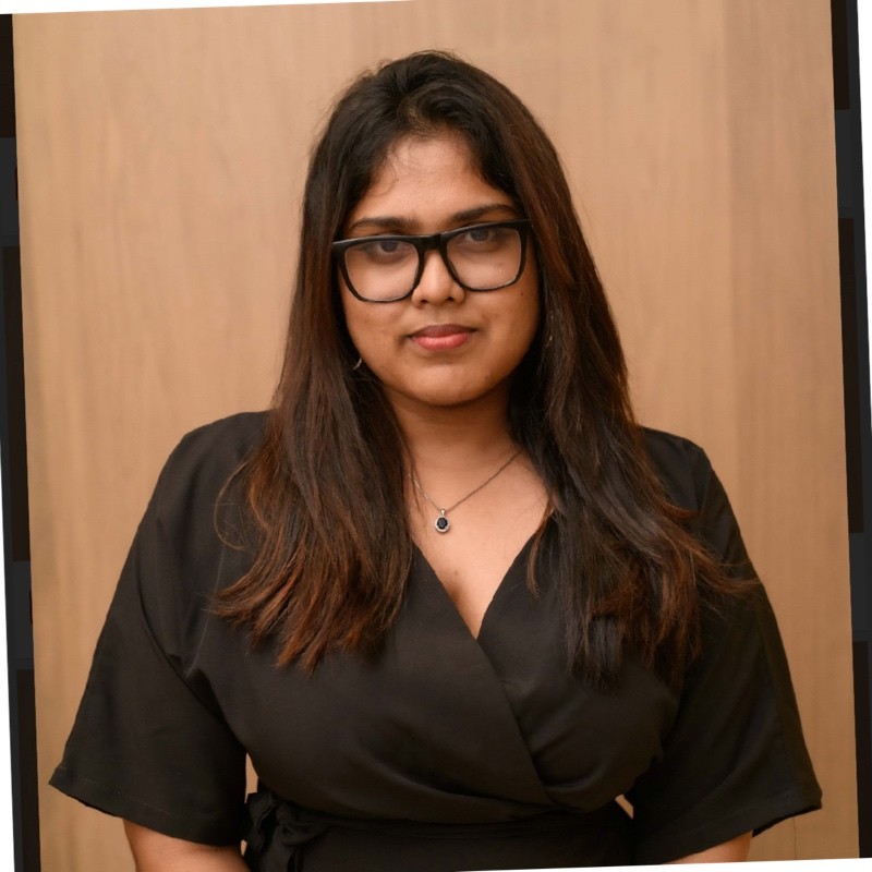 Portrait of Stephanie Cooray, finance and accounting professional